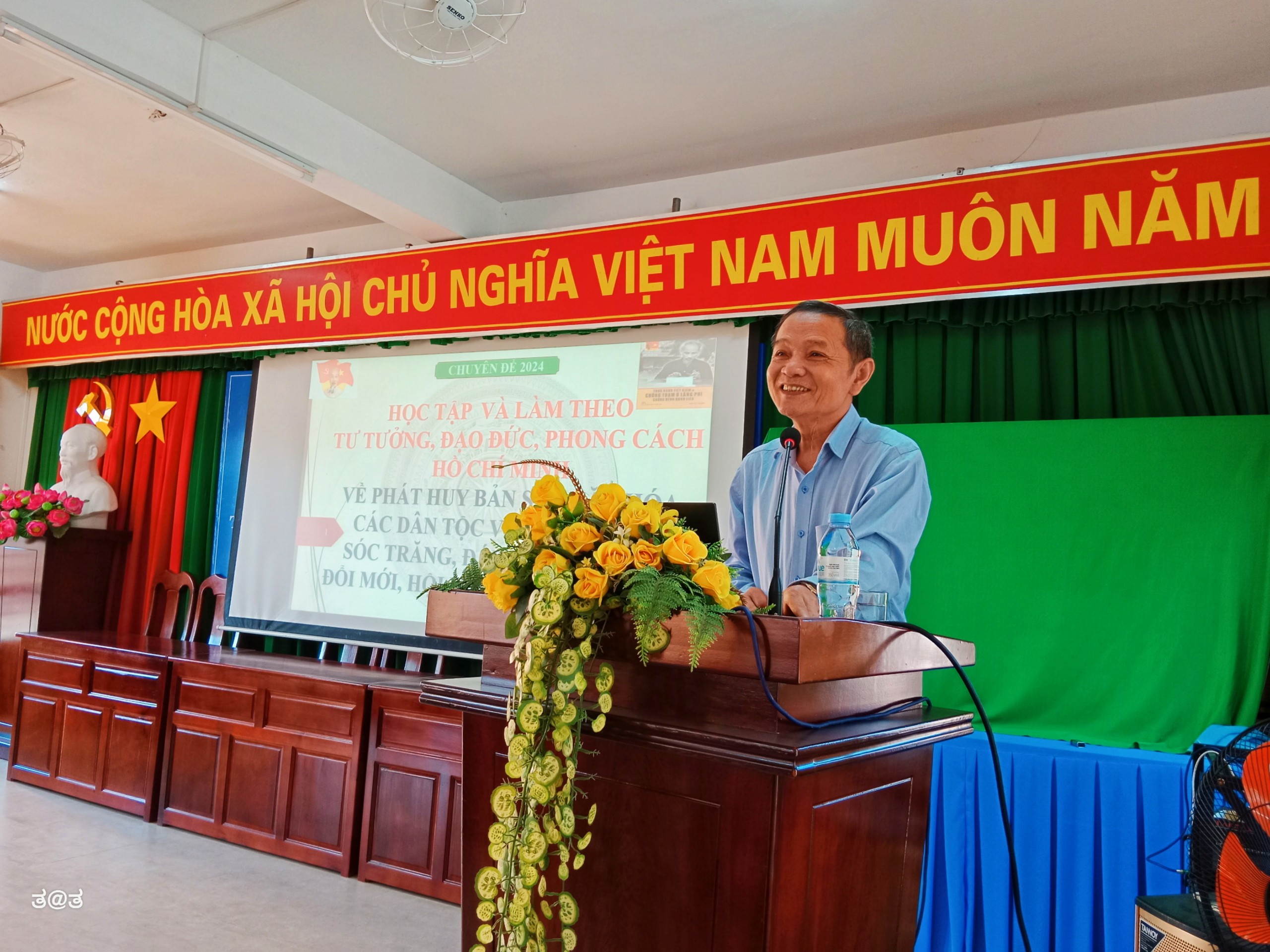 Đồng chí Nguyễn Văn Định báo cáo chuyên đề năm 2024